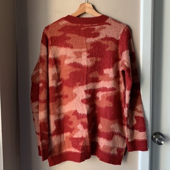 LOGO LAVISH BY LORI GOLDSTEIN Oversized Rust Sequin Long Sleeve Camo Sweater - Picture 11 of 11